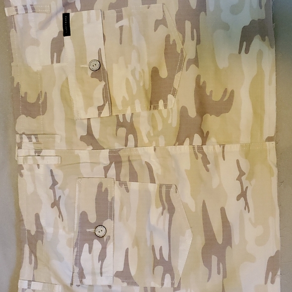 Light colored camo print skirt - Picture 4 of 4